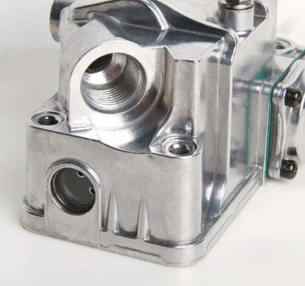 t 1475 CFM - 4500 - Mechanical Secondaries - Shiny - Gasoline 0-80910BK Holley