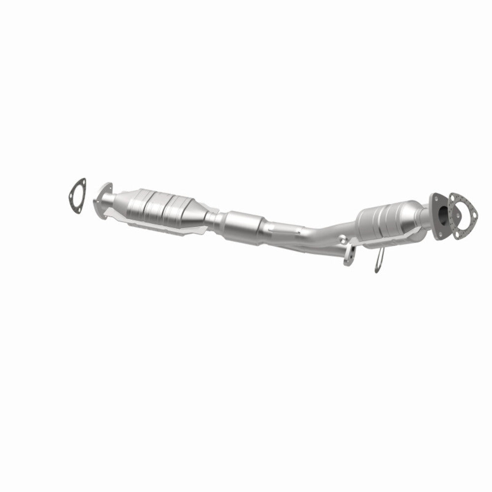 MagnaFlow direct-fit catalytic converter fits 2001-2003 Saturn L300, Saturn LW300, and additional vehicles. Avoid potential exhaust leaks by using the included gaskets to get a pro