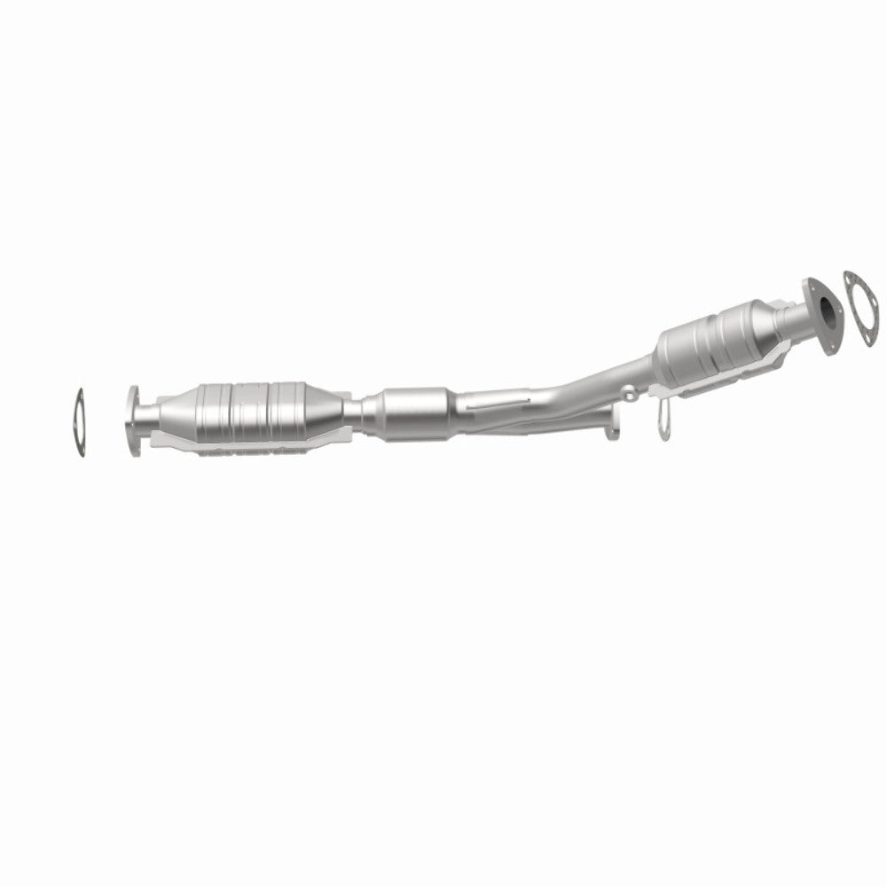 MagnaFlow direct-fit catalytic converter fits 2001-2003 Saturn L300, Saturn LW300, and additional vehicles. Avoid potential exhaust leaks by using the included gaskets to get a pro