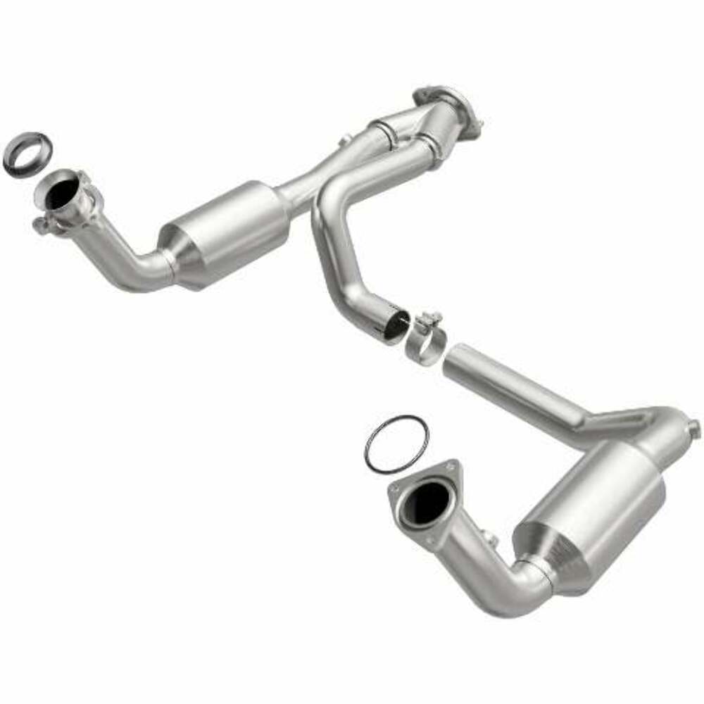MagnaFlow direct-fit catalytic converter for 2003-2005 Chevy Silverado 1500 stainless steel CARB compliant 4551419