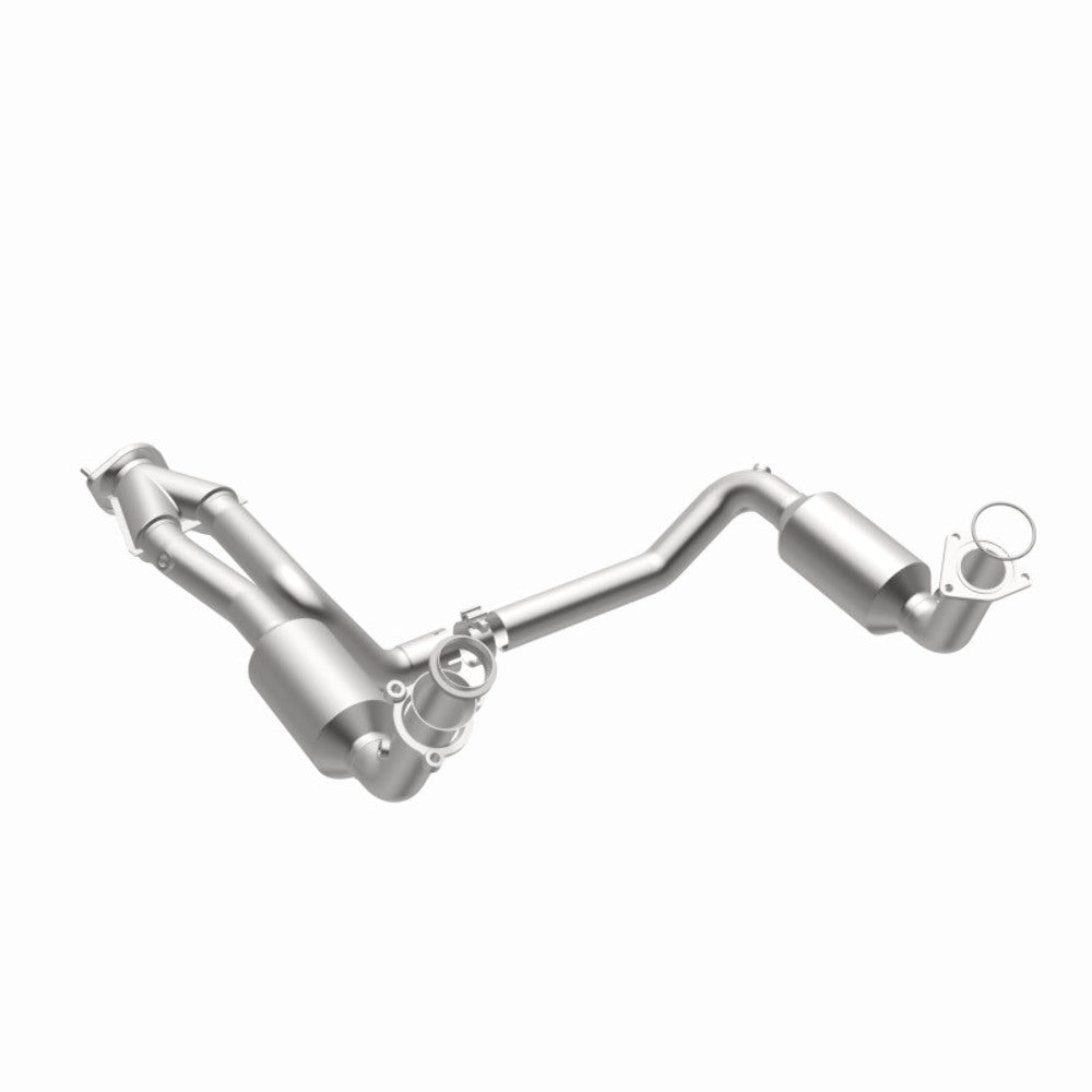 MagnaFlow direct-fit catalytic converter for 2003-2005 Chevy Silverado 1500 stainless steel CARB compliant 4551419