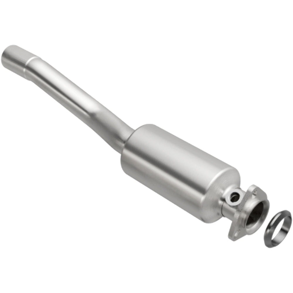MagnaFlow direct-fit catalytic converter fits 1985-1992 Volvo 740, 1991-1995 Volvo 940, and additional vehicles. Avoid potential exhaust leaks by using the included gaskets to get
