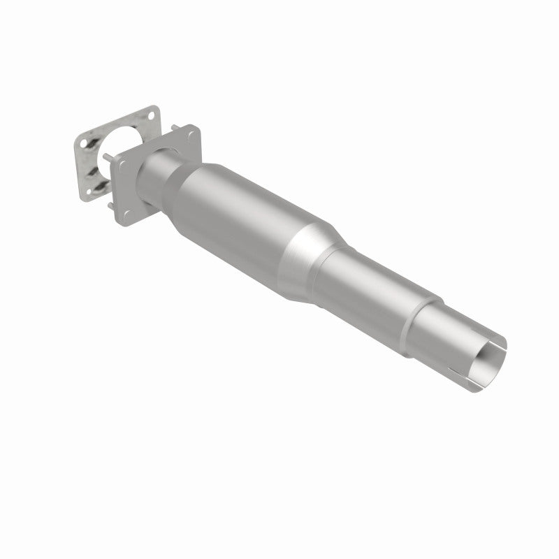 MagnaFlow direct-fit catalytic converter fits 2000-2002 2000 Buick LeSabre, Buick Park Avenue, and additional vehicles. Avoid potential exhaust leaks by using the included gaskets