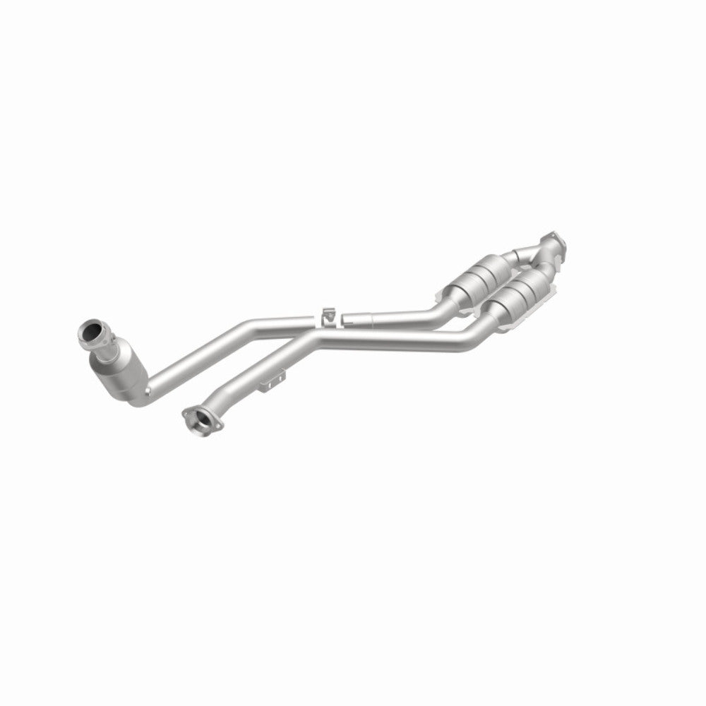 MagnaFlow direct-fit catalytic converter fits 2000 Mercedes-Benz CLK320 3.2L and 2000 Mercedes CLK320 3.2L stainless steel CARB compliant 444059