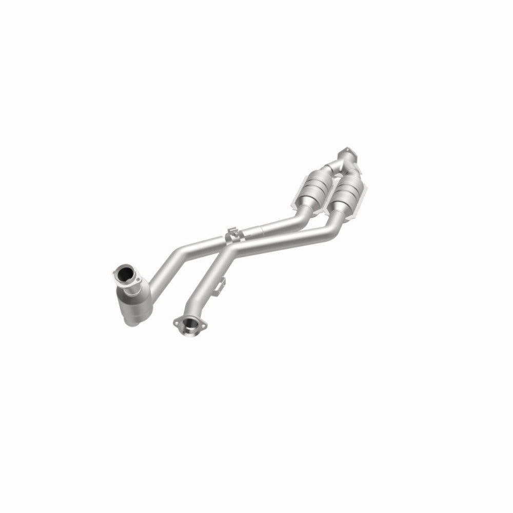MagnaFlow direct-fit catalytic converter fits 2000 Mercedes-Benz CLK320 3.2L and 2000 Mercedes CLK320 3.2L stainless steel CARB compliant 444059
