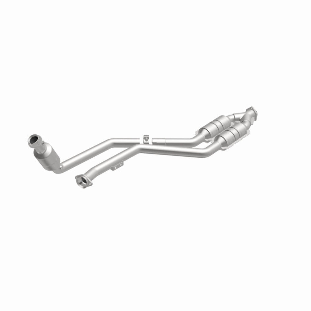 MagnaFlow direct-fit catalytic converter fits 2000 Mercedes-Benz CLK320 3.2L and 2000 Mercedes CLK320 3.2L stainless steel CARB compliant 444059