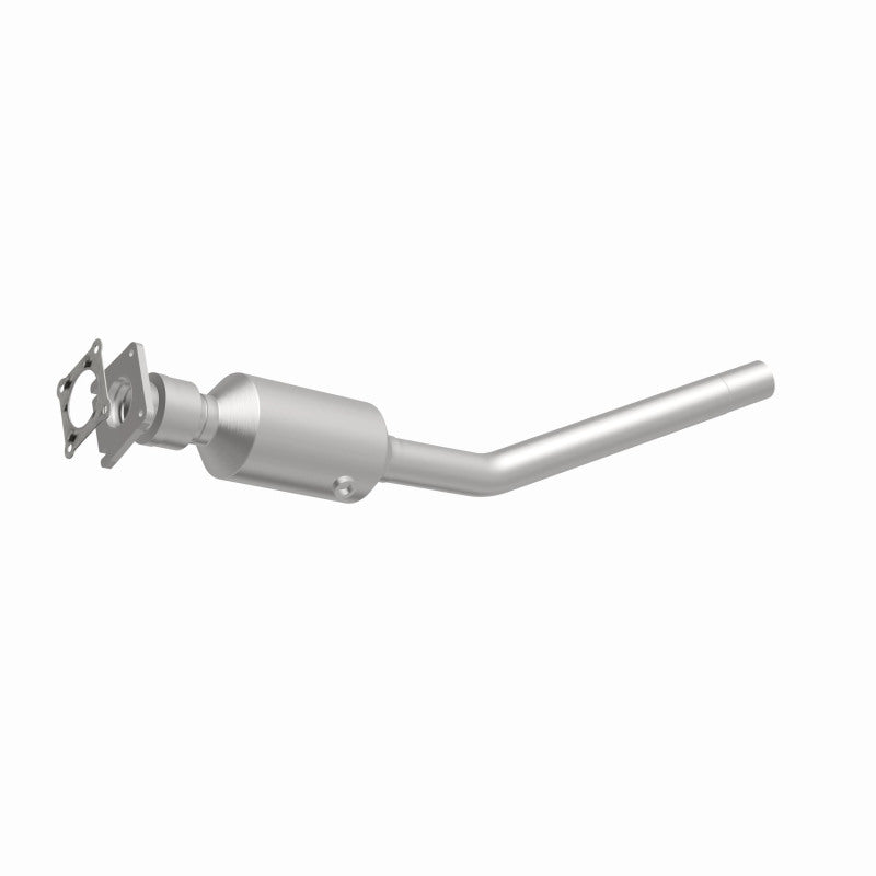 MagnaFlow direct-fit catalytic converter fits 2001 Dodge Stratus and 2001 Chrysler Sebring. Avoid potential exhaust leaks by using the included gaskets to get a proper seal and 200