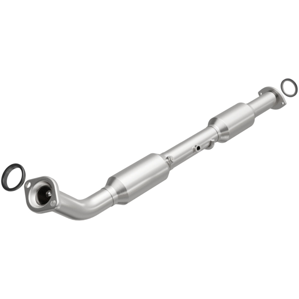 MagnaFlow direct-fit catalytic converter for 2013-2015 Toyota Tacoma 2.7L stainless steel CARB compliant 5582703