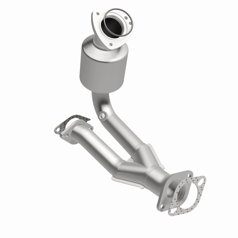 MagnaFlow direct-fit catalytic converter fits 2007-2008 Saturn Aura, 2008 Chevrolet Malibu, and additional vehicles. Avoid potential exhaust leaks by using the included gaskets to