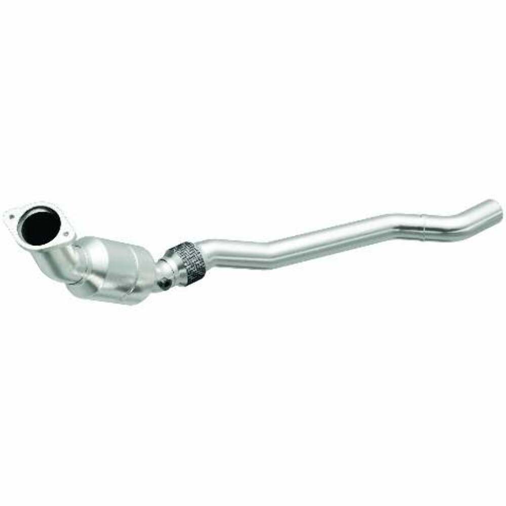 MagnaFlow direct-fit catalytic converter fits 2008 Chrysler 300C 5.7L passenger side 5.7L passenger side stainless steel CARB compliant OBDII 51585