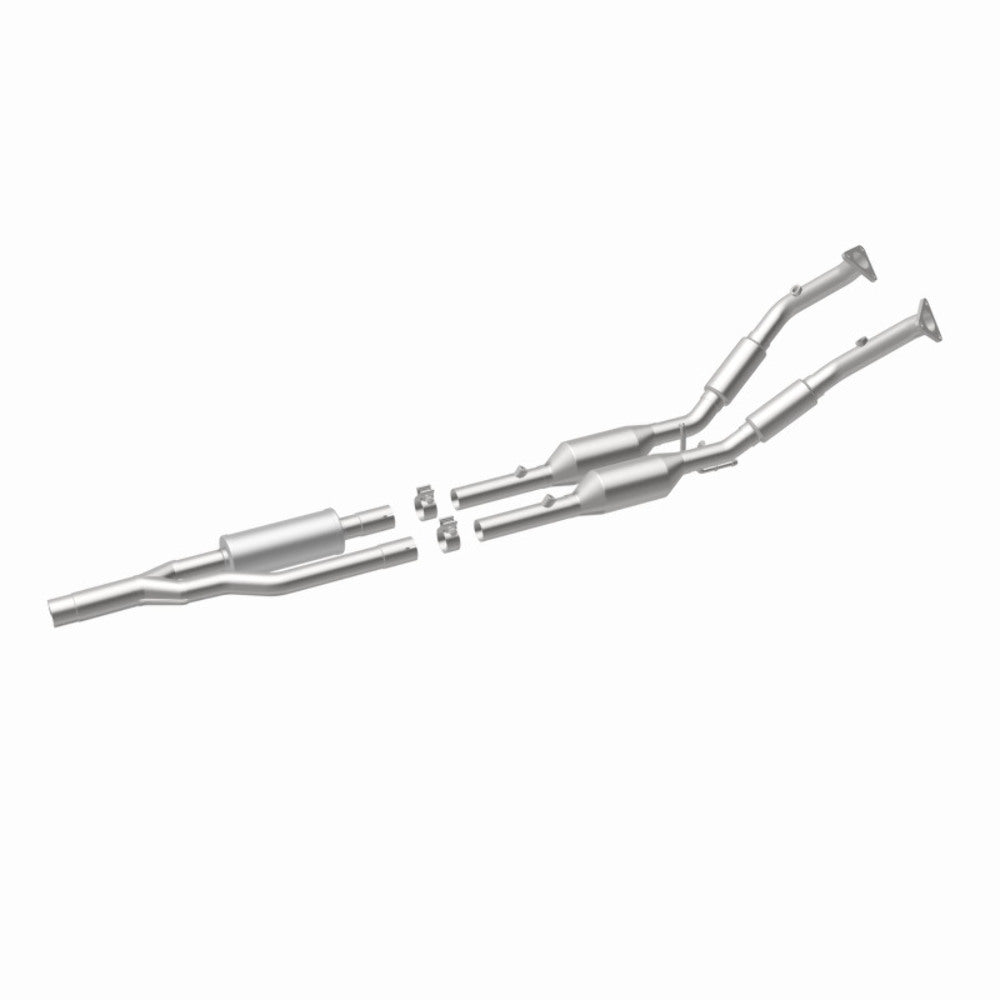MagnaFlow direct-fit catalytic converter fits 2006-2009 2008 Volkswagen R32 and Audi A3 Quattro, this and 2008 Volkswagen R32 3.2L stainless steel CARB compliant 5461873