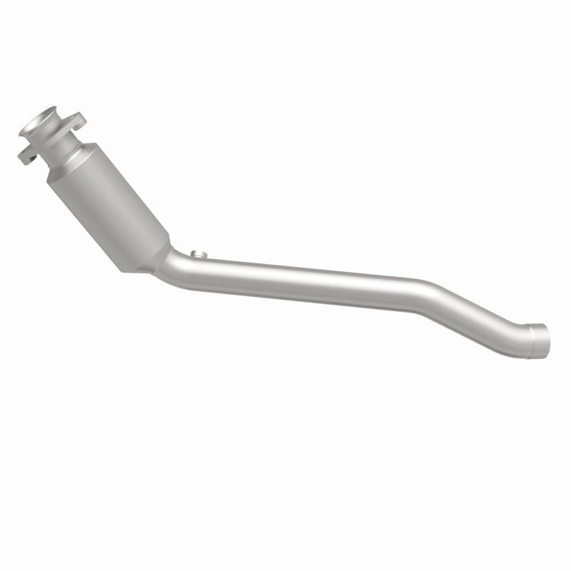 MagnaFlow direct-fit catalytic converter fits 2011-2013 Land Rover LR4 stainless steel CARB compliant
