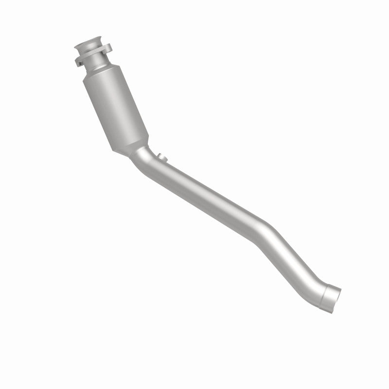 MagnaFlow direct-fit catalytic converter fits 2011-2013 Land Rover LR4 stainless steel CARB compliant