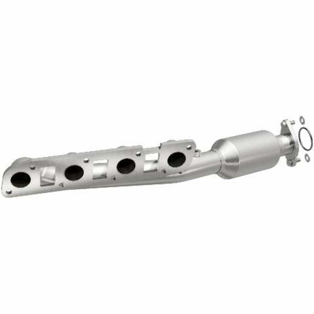 MagnaFlow direct-fit catalytic converter for 2014-2017 Infiniti QX56 stainless steel CARB compliant