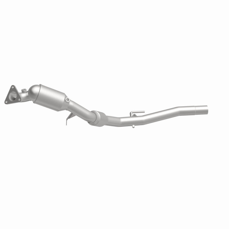 MagnaFlow direct-fit catalytic converter fits 2011- Volkswagen Touareg 3.6L stainless steel CARB compliant 5551411