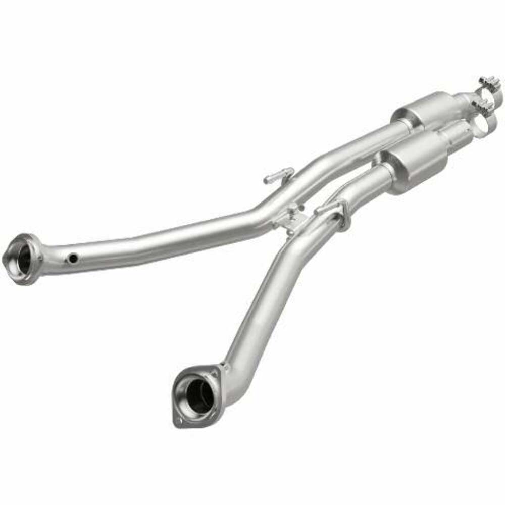 MagnaFlow direct-fit catalytic converter fits 2012-2014 CTS 3.6 3.6 inch inlet/outlet stainless steel CARB compliant 52969