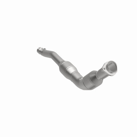 MagnaFlow direct-fit catalytic converter fits 2014-2016 Land Rover LR4 stainless steel CARB compliant OBDII