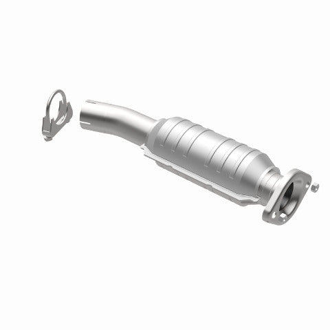 MagnaFlow direct-fit catalytic converter fits 04 Toyota Sienna 3.3L stainless steel Federal EPA compliant OBDII 23084