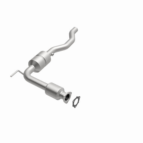 MagnaFlow direct-fit catalytic converter fits 02 Volkswagen Eurovan 2.8L stainless steel Federal EPA compliant OBDII 23181
