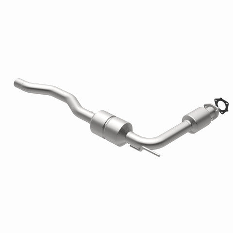 MagnaFlow direct-fit catalytic converter fits 02 Volkswagen Eurovan 2.8L stainless steel Federal EPA compliant OBDII 23181