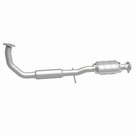 MagnaFlow direct-fit catalytic converter fits 1996-1997 Saturn SL2, Saturn SC2, and additional vehicles. Avoid potential exhaust leaks by using the included gaskets to get a proper