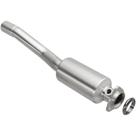 MagnaFlow direct-fit catalytic converter fits 1985-1992 Volvo 740, 1991-1995 Volvo 940, and additional vehicles. Avoid potential exhaust leaks by using the included gaskets to get