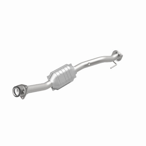 MagnaFlow direct-fit catalytic converter fits 2002-2005 Chevrolet Trailblazer, GMC Envoy, and additional vehicles. Avoid potential exhaust leaks by using the included gaskets to ge