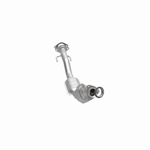 MagnaFlow direct-fit catalytic converter fits 2008-2009 Chevrolet Trailblazer, GMC Envoy, and additional vehicles. Avoid potential exhaust leaks by using the included gaskets to ge