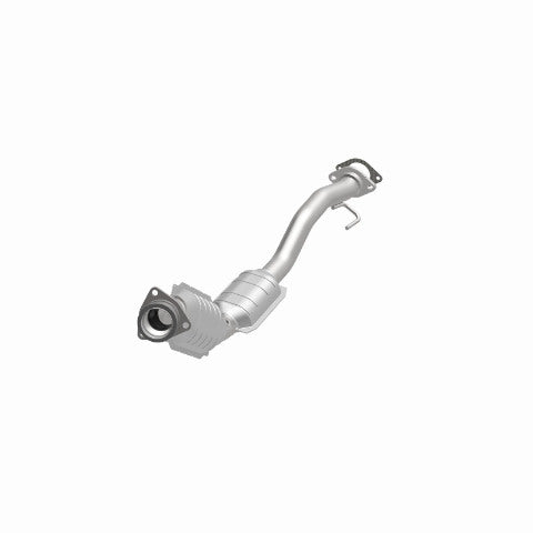 MagnaFlow direct-fit catalytic converter fits 2008-2009 Chevrolet Trailblazer, GMC Envoy, and additional vehicles. Avoid potential exhaust leaks by using the included gaskets to ge