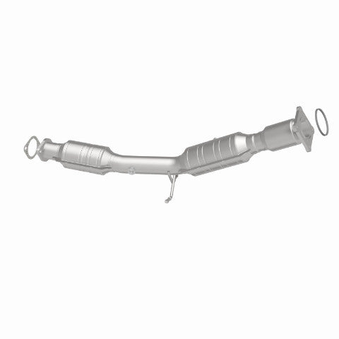 MagnaFlow direct-fit catalytic converter fits 2004-2010 Volvo S40 and 2005-2010 Volvo V50. Avoid potential exhaust leaks by using the included gaskets to get a proper seal and 2005