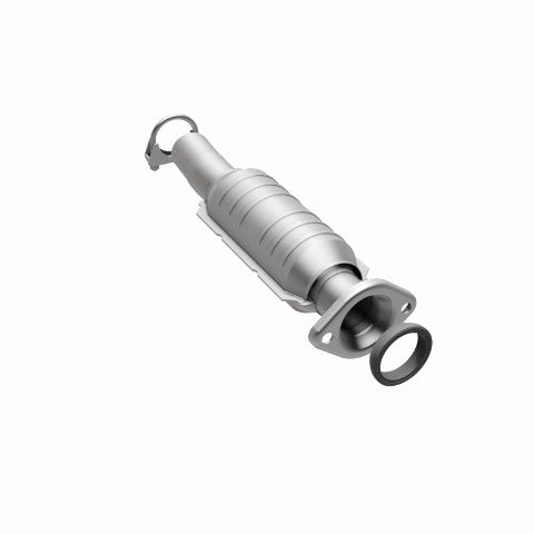MagnaFlow direct-fit catalytic converter fits 04 Toyota Sienna 3.3L stainless steel Federal EPA compliant OBDII 24158