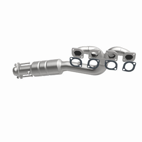 MagnaFlow direct-fit catalytic converter for 2002-2003 BMW 4.4L driver side stainless steel Federal EPA compliant OBDII 24192