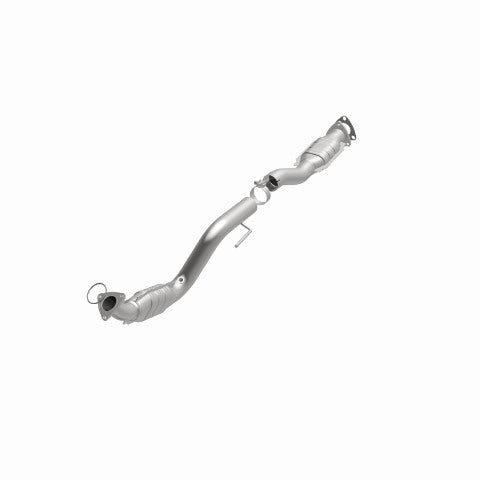 MagnaFlow direct-fit catalytic converter fits 2003-2007 Chevrolet Express 3500, Chevrolet Express 2500, and additional vehicles and 2003-2005 Express 2500 4.8L passenger side 4.8L