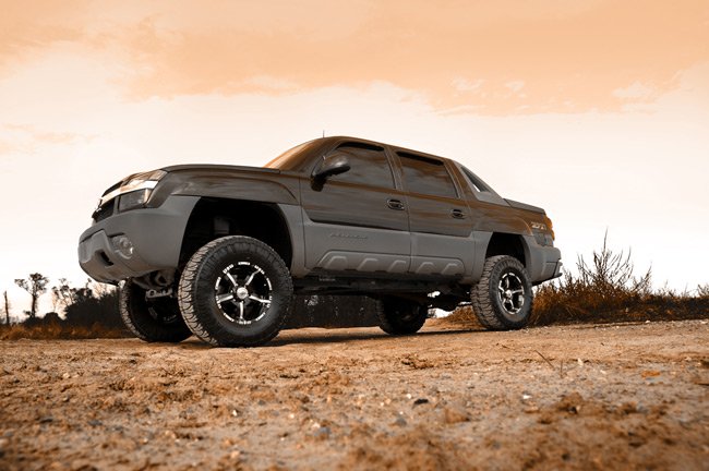 Lift kit for 2000-2006 GMC Yukon by Rough Country