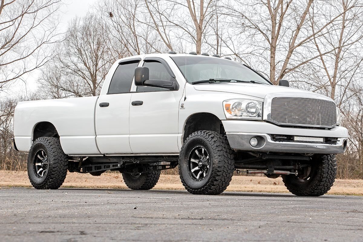 Fits Ram 2500 4WD (2010-2013) Traction Bar Kit; 0-5 Inch Lift; 31006