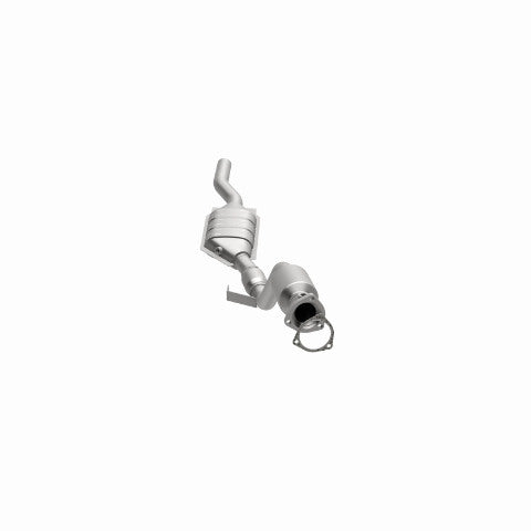 MagnaFlow direct-fit catalytic converter for 2000-2005 VW Passat 2.8L stainless steel CARB compliant 444333