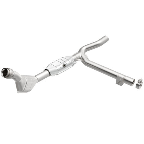 MagnaFlow direct-fit catalytic converter for 1999-2000 Ford F-150 4.2L stainless steel CARB compliant 447142