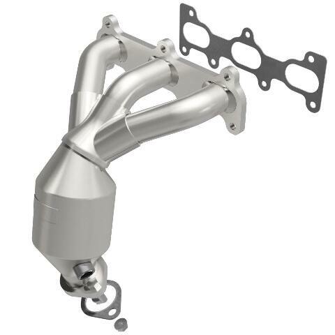 MagnaFlow direct-fit catalytic converter for 1999-2005 Hyundai Sonata 2.7L stainless steel CARB compliant 452021