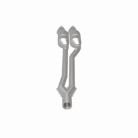 MagnaFlow direct-fit catalytic converter fits 2004-2006 Audi TT Quattro 3.2L and 2004 Volkswagen R32 3.2L stainless steel CARB compliant OBDII 49013