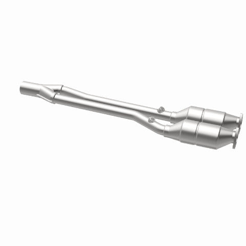 MagnaFlow direct-fit catalytic converter fits 2004-2006 Audi TT Quattro 3.2L and 2004 Volkswagen R32 3.2L stainless steel CARB compliant OBDII 49013