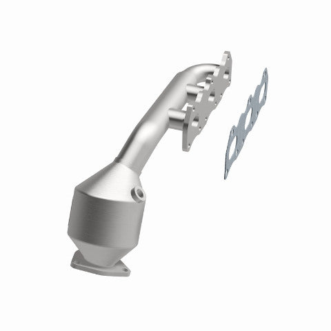 MagnaFlow direct-fit catalytic converter fits 1999-2005 Suzuki Grand Vitara, 2001-2004 Chevrolet Tracker, and more, this and 00 Suzuki Grand Vitara 2.5L stainless steel CARB compli