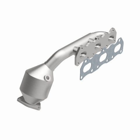 MagnaFlow direct-fit catalytic converter fits 1999-2005 Suzuki Grand Vitara, 2001-2004 Chevrolet Tracker, and more, this and 00 Suzuki Grand Vitara 2.5L stainless steel CARB compli