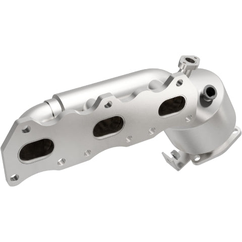 MagnaFlow direct-fit catalytic converter fits 1999-2005 Suzuki Grand Vitara, 2001-2004 Chevrolet Tracker, and more, this and 00 Suzuki Grand Vitara 2.5L stainless steel CARB compli