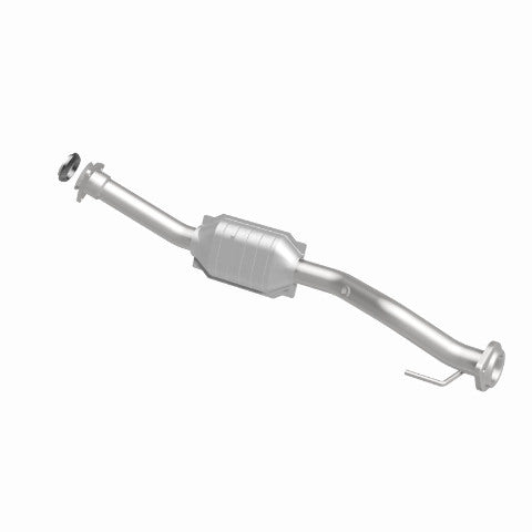 MagnaFlow direct-fit catalytic converter fits 2002-2005 Chevrolet Trailblazer, GMC Envoy, and additional vehicles. Avoid potential exhaust leaks by using the included gaskets to ge