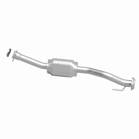 MagnaFlow direct-fit catalytic converter fits 2002-2005 Chevrolet Trailblazer, GMC Envoy, and additional vehicles. Avoid potential exhaust leaks by using the included gaskets to ge