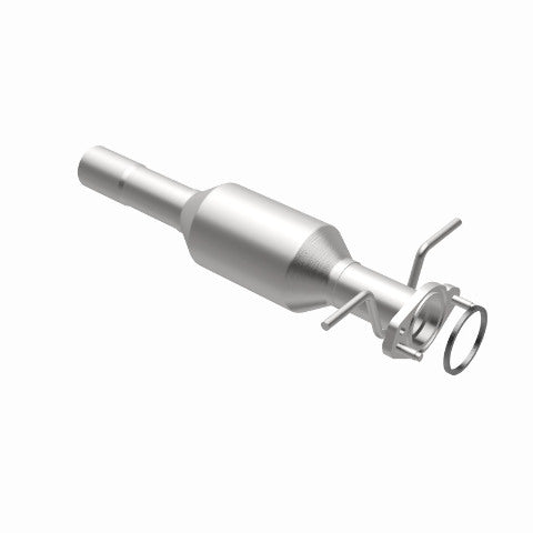 MagnaFlow direct-fit catalytic converter fits 06 Ford Focus ZX3 2.0/2.3L 2 inch inlet/outlet stainless steel CARB compliant OBDII 49196