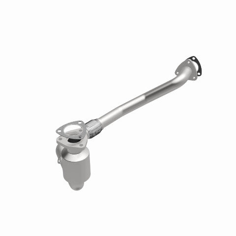 MagnaFlow direct-fit catalytic converter fits 2001-2005 Saturn L300, 2001-2003 Saturn LW300, and additional vehicles. Avoid potential exhaust leaks by using the included gaskets to