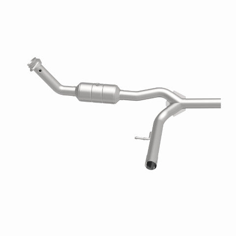 MagnaFlow direct-fit catalytic converter for 2004-2008 Ford F-150 stainless steel CARB compliant OBDII 49410
