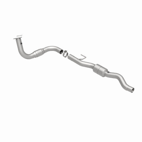 MagnaFlow direct-fit catalytic converter fits 2001-2003 Chevrolet Suburban 2500, 2002-2003 Chevrolet Avalanche 2500, and additional vehicles and 2002-2003 Avalanche 8.1 driver side