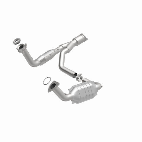 MagnaFlow direct-fit catalytic converter fits 2006-2009 Chevrolet Trailblazer, 2007-2009 GMC Envoy, and additional vehicles and 2006-2009 TB/Envoy 5.3/6.0 5.3 inch inlet/outlet sta